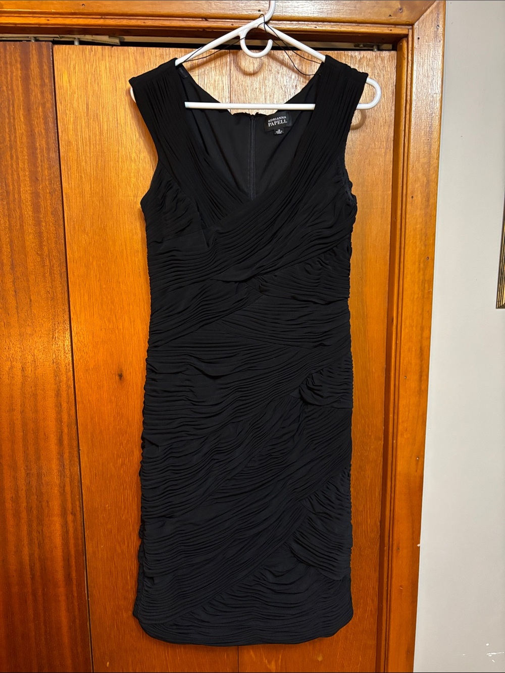 Adrianna Papell Black Sleeveless Ruched Midi Dress